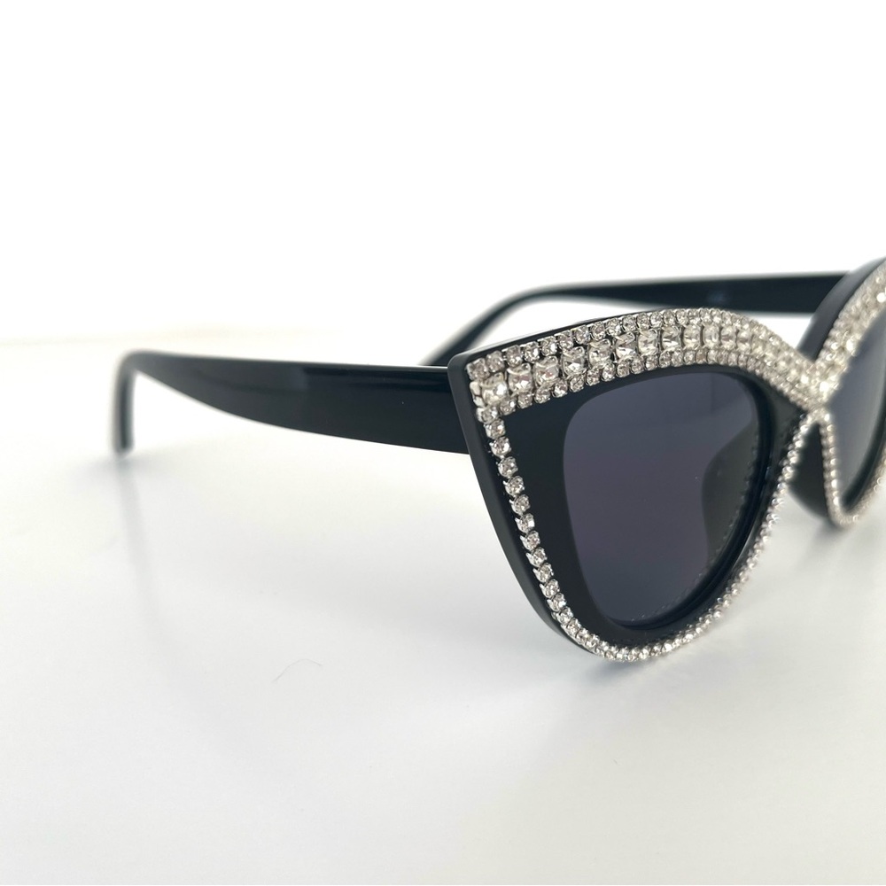 New Retro Cat Eye Glam Crystal Rhinestone Embellished Black Frame Sunglasses UV - Picture 7 of 9